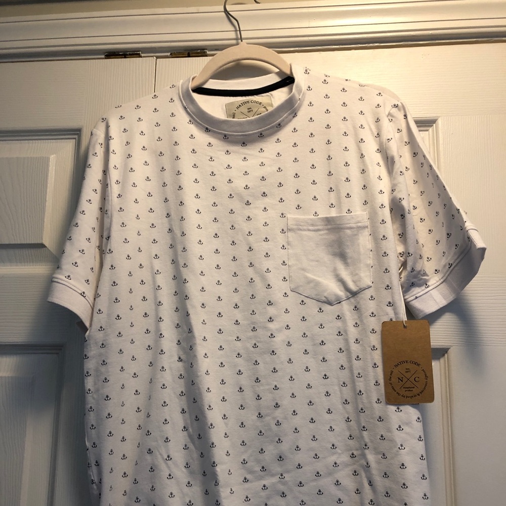 NWT Men’s Native T-shirt